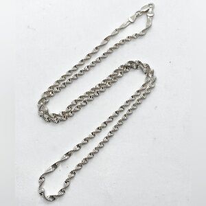 Vtg 925 Sterling Silver Twised Herringbone Chain Necklace / 21” L  - 3mm W